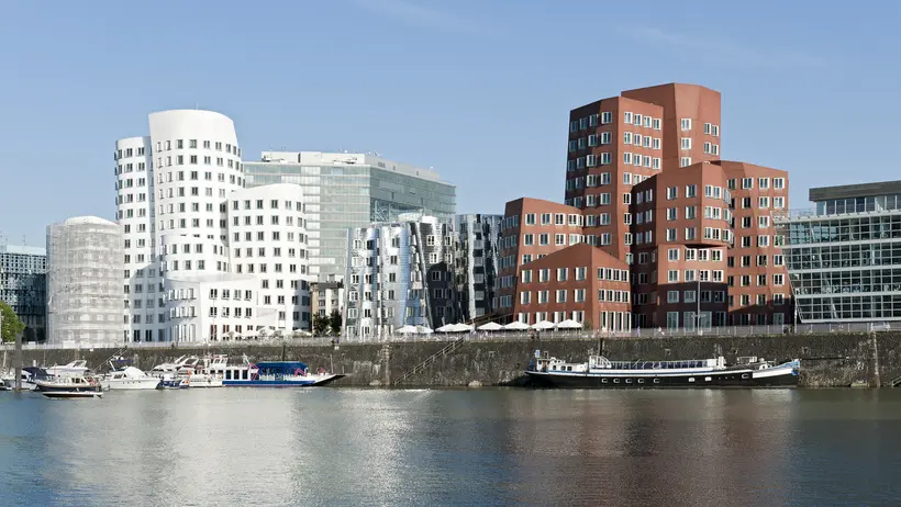  Frank O. Gehry Bauten, Zollhof Harbour, Düsseldorf, Deutschland © OutdoorPhoto - Fotolia.com